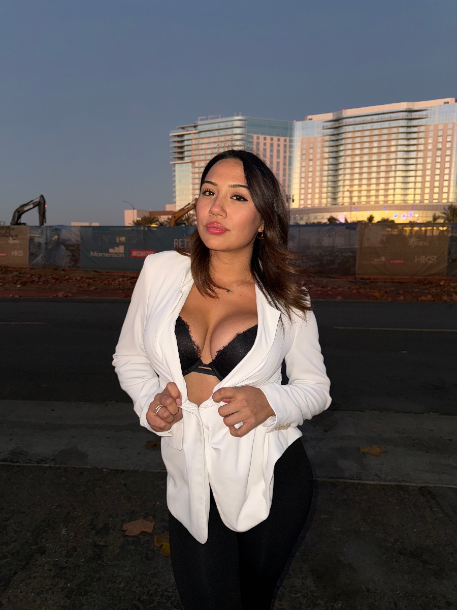 Take a pause and enjoy Ali Cruz — streaming from Jerusalem