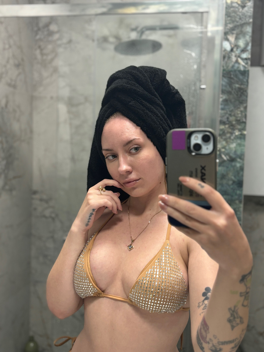 Nude girl KateV in Jerusalem