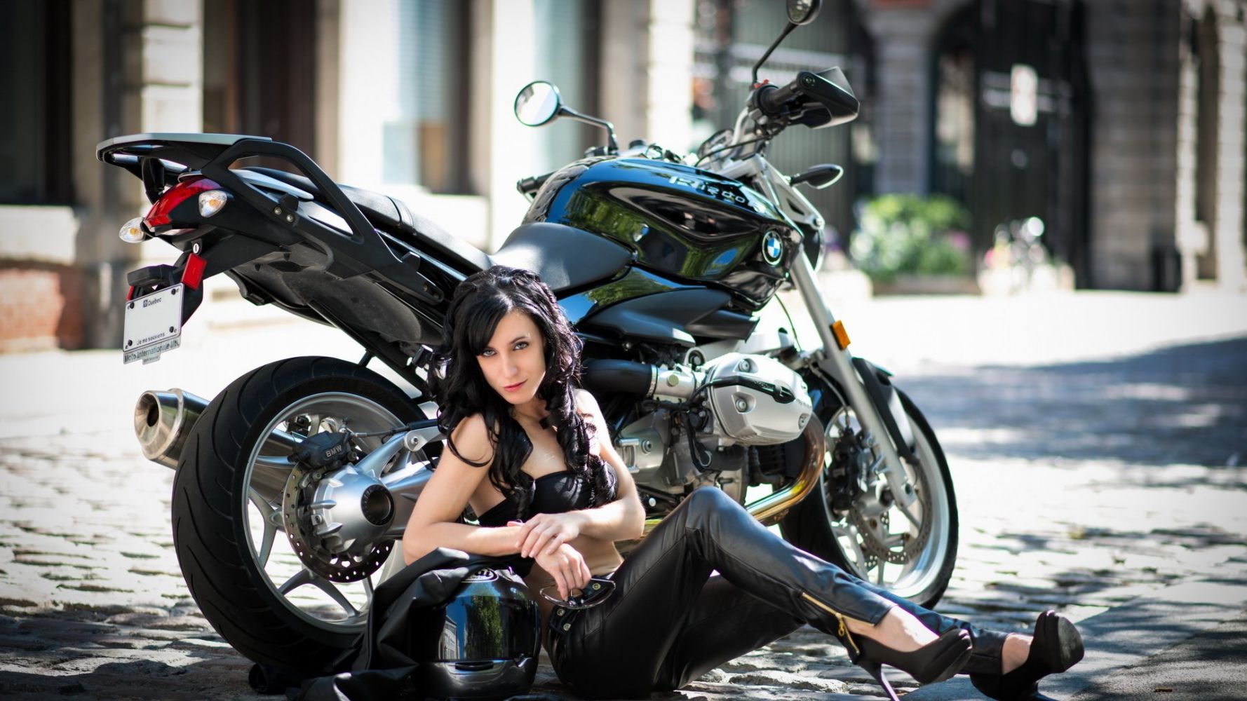 European women on bikes in Jerusalem