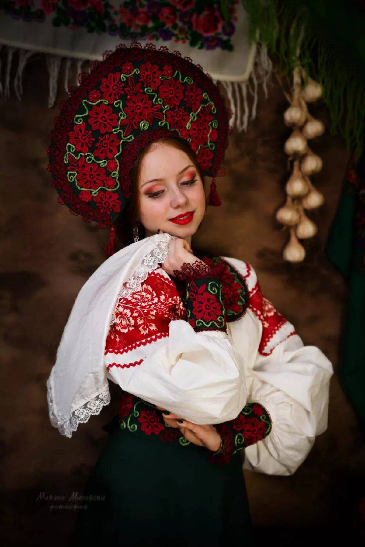 Women in Slavic costumes underwear in Jerusalem