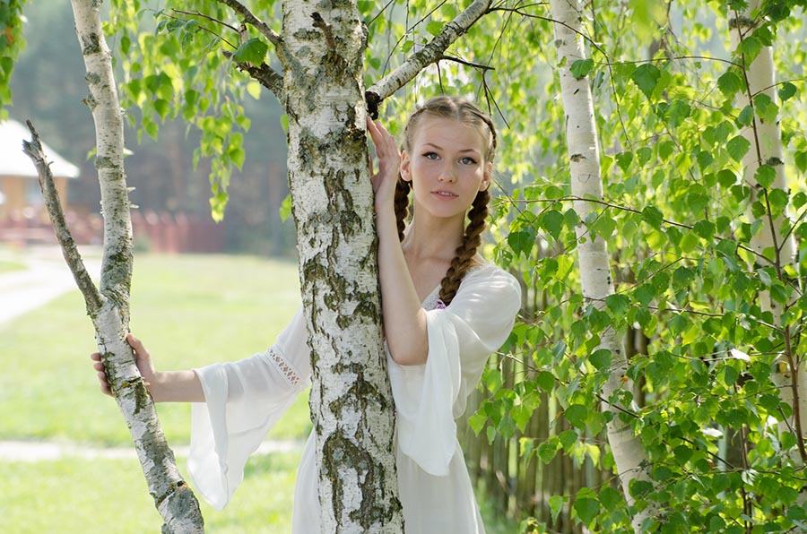 Women in Slavic costumes in Jerusalem
