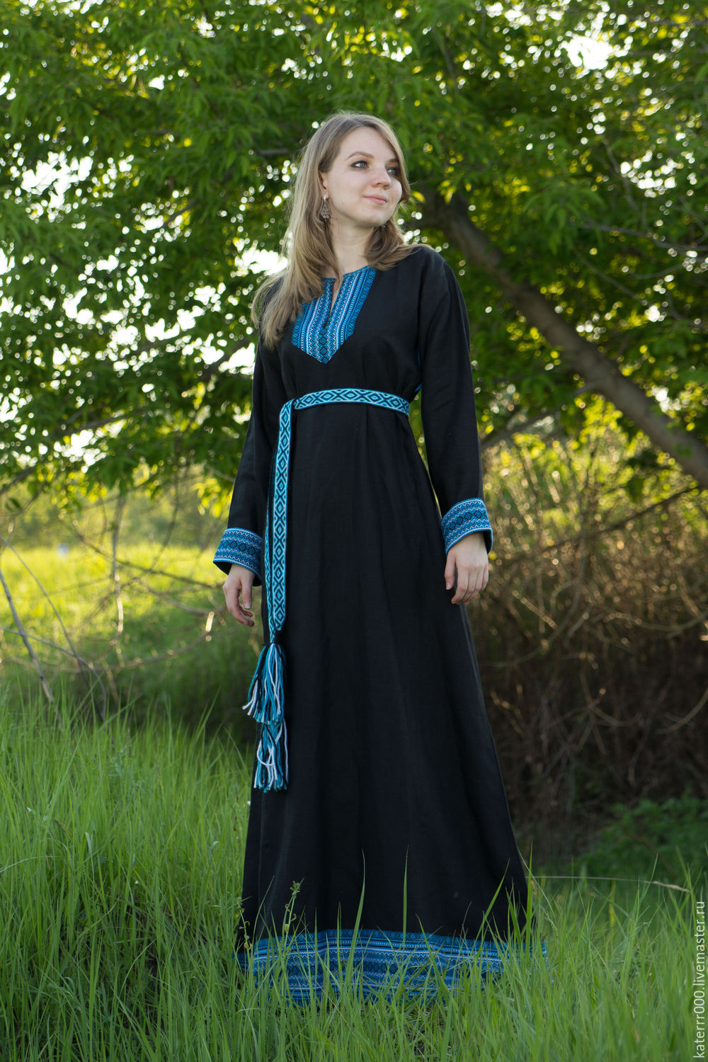 Women in Slavic costumes in Jerusalem