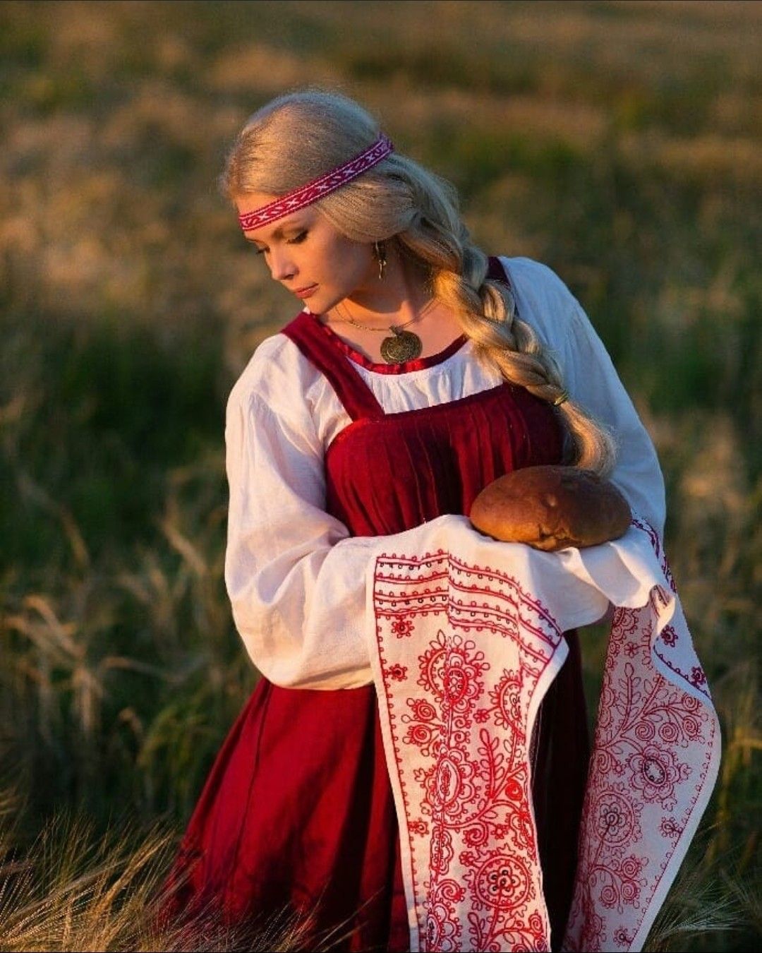 Girls in Slavic costumes in Jerusalem