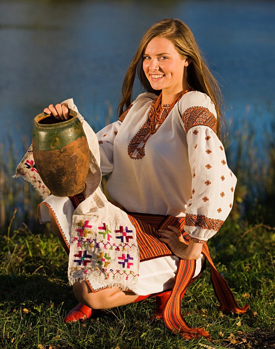 Girls in Slavic costumes in Jerusalem